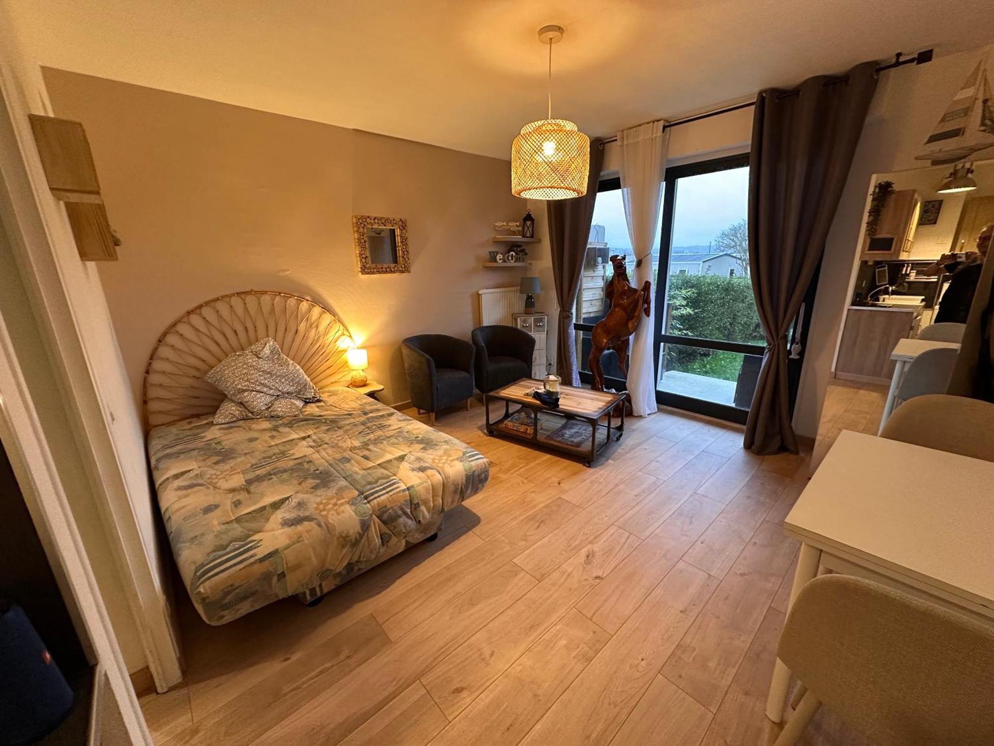 Appartement Avec Rez-de-jardin Bord De *